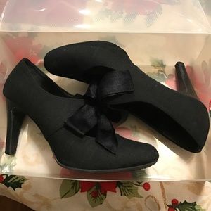 Ann Marino Black Bow Pumps