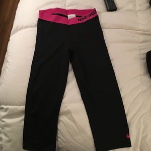 NIKE Pro workout capris