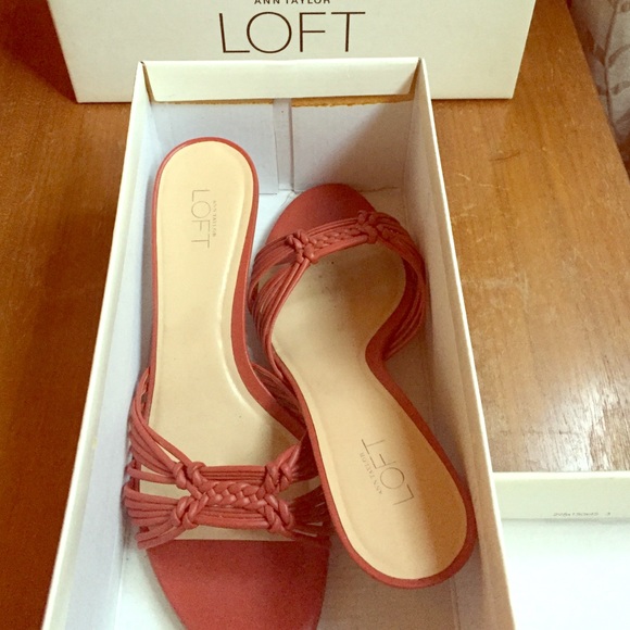 Loft tan leather upper sandals
