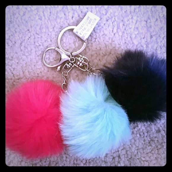 Accessories - 💋 Pouf Keycain