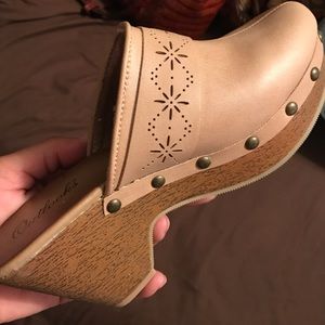 NWT CLOGS