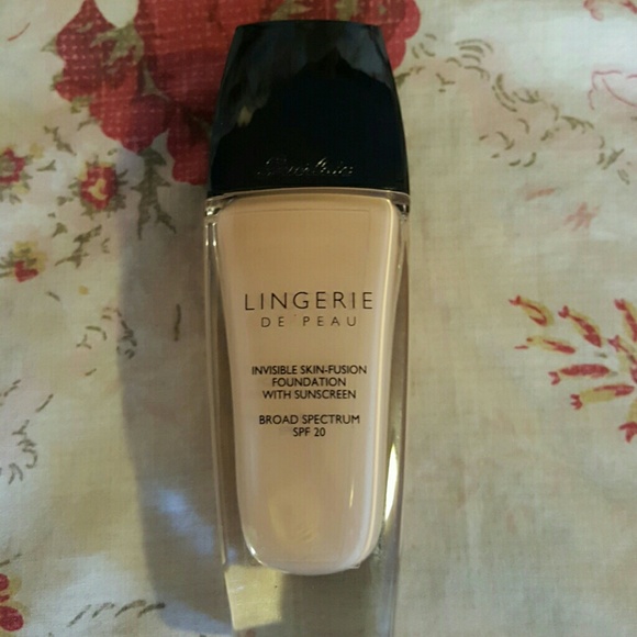 Guerlain Lingerie de Peau Foundation