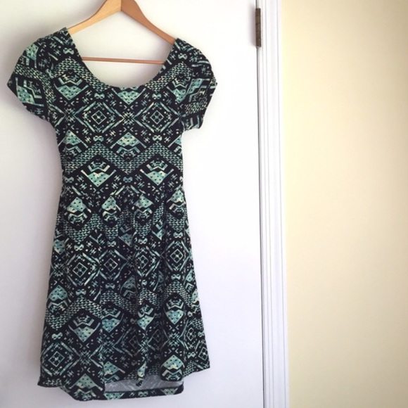 Forever 21 Dresses & Skirts - 🌻FLASH SALE🌻Comfy aztec dress