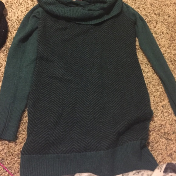 Candies green sweater long