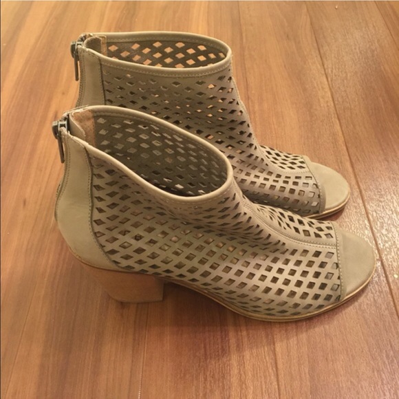 KDB Leather Booties - Picture 2 of 3