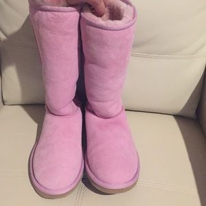 Brand new UGGS pink size USA 5 NWT
