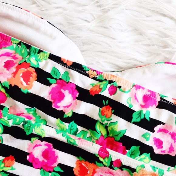• PINK • Floral Bandeau - Picture 3 of 4