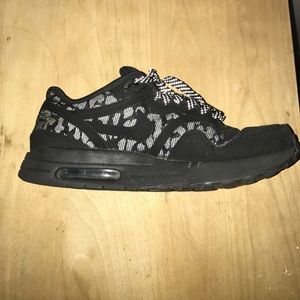 Nike air max!! Light reflective cheetah print!!