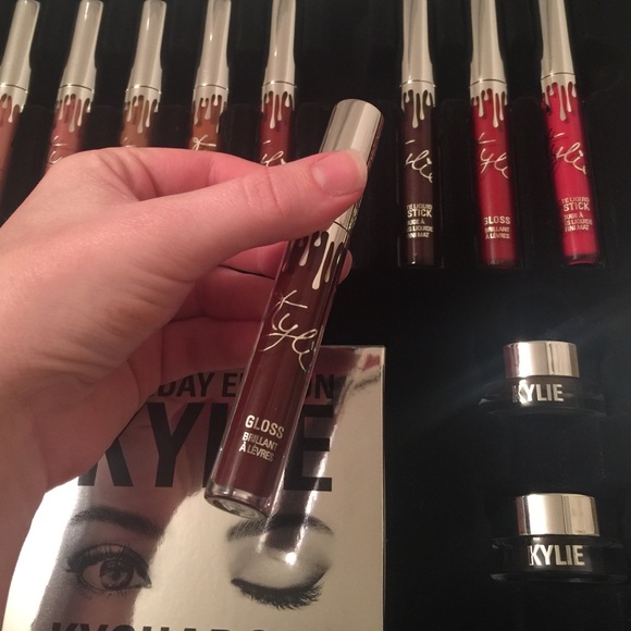 Jolly Gloss Kylie Holiday Edition! 🎁