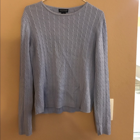 Women's MEDIUM Ann Taylor cable knit sweater.