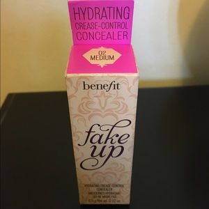 BENEFIT FAKE UP CONCEALER