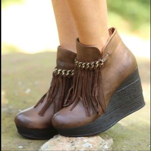 ZEPP BROWN SZ 8 BRAND NEW WITH ORIGINAL BOX❤️