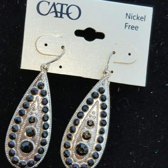 New pretty silver earrings with black stones