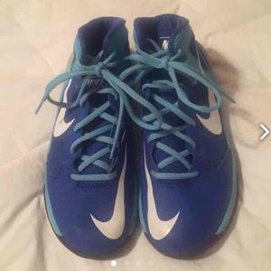 Sale‼️🎉 Boys Nike basketball shoes size 6