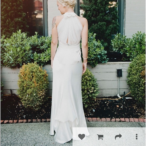 Size 4 Vera Wang sheath wedding dress - Picture 3 of 4