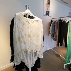 H&M Tops - NWT HM Spring Collection 2014 Blouse H&M Tops - NWT HM Spring Collection 2014 Blouse