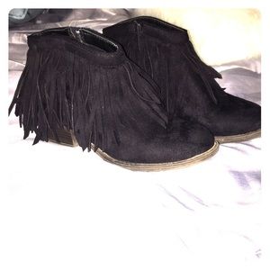 Black fringe booties