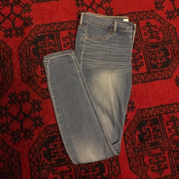 Hollister Jeans size 9R. JEGGINGS - Picture 1 of 2
