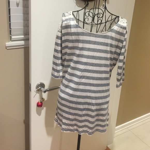 Blouse - Picture 2 of 2