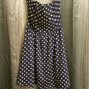 Vintage-inspired Strapless Dress!