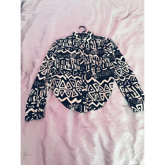 Black-White long sleeve top