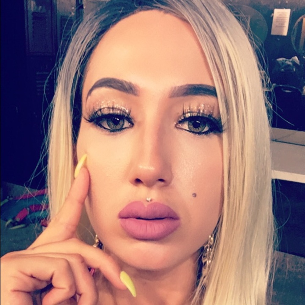 Meet your Posher, Taylor