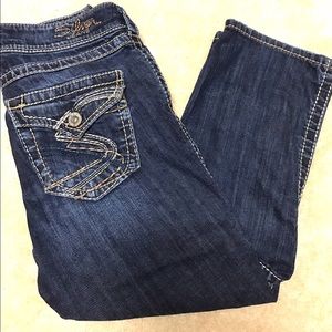 Silver Jeans Co Suki Surplus Capri jeans.  Size 28