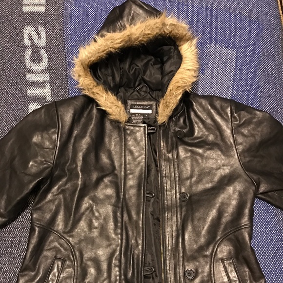 Medium 100% leather coat with fake fur trim