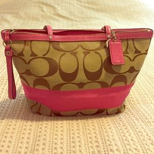Coach Signature Satchel in Pink
