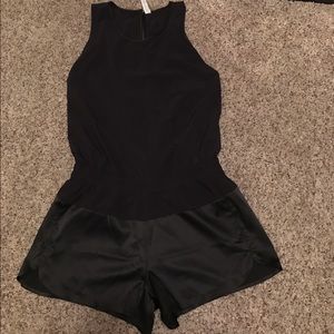 Euc getaway romper size 8