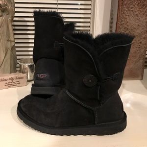 ✨UGGS Bailey Button Black Boots size 9