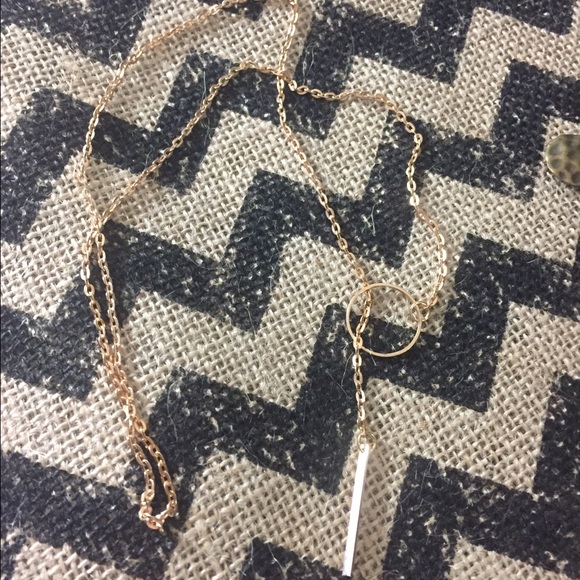 Simple gold necklace - Picture 2 of 2