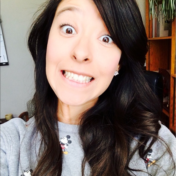 Meet your Posher, Sandy - Picture 5 of 7