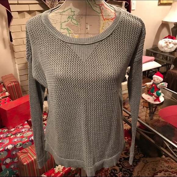 BNWOT American Eagle Gray Crew Neck - Picture 4 of 4