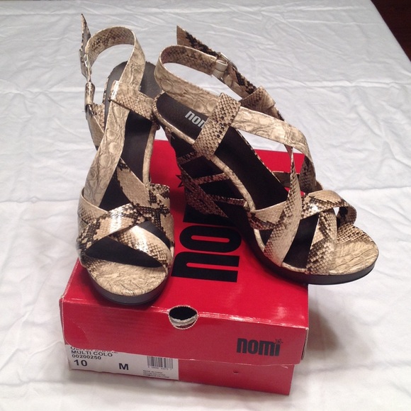 nomi Shoes - Snake Wedge Sandal size 10