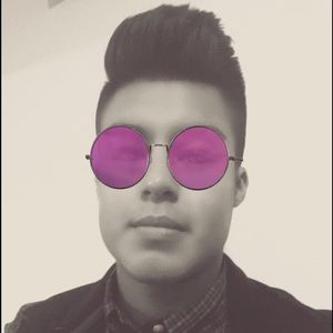 Meet your Posher, Javier