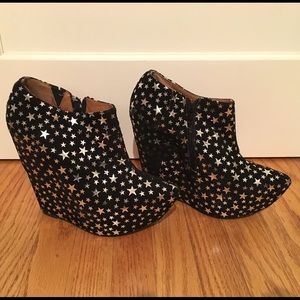 Jeffrey Campbell star booties!