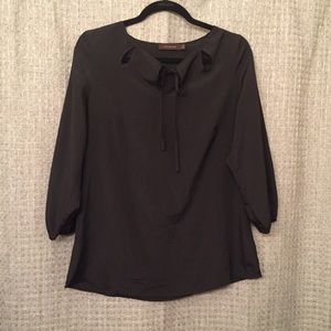 Long sleeve keyhole top