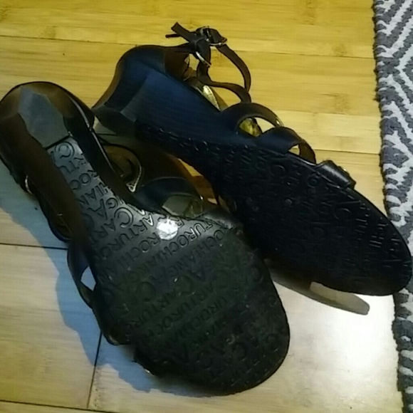 Shoes - Picture 4 of 4