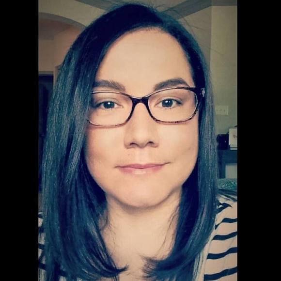 Meet your Posher, Corina - Picture 1 of 1