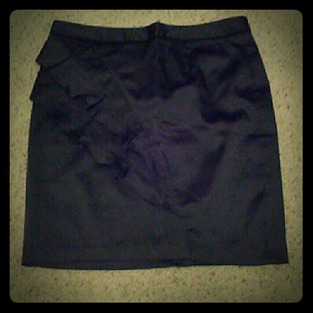 NWOT Apt 9 Black Ruffled Satin Skirt