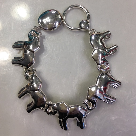 ALABAMA FANS Silver Tone Fashion Elephant Bracelet