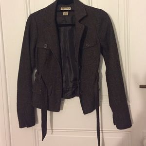 Brown blazer with a hint of black and it