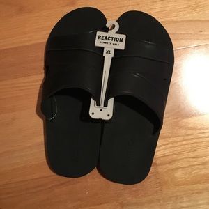 Kenneth Cole slippers