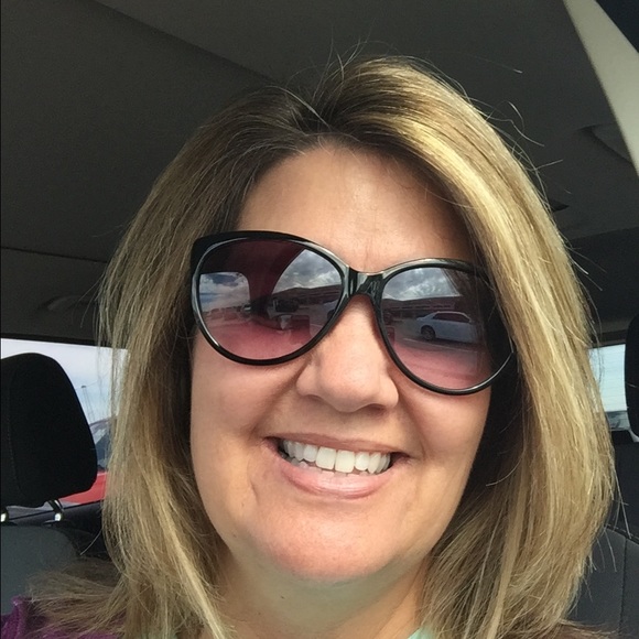 Meet your Posher, Josette - Picture 1 of 1