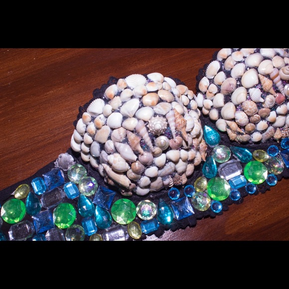 Mermaid Bra - Picture 2 of 4
