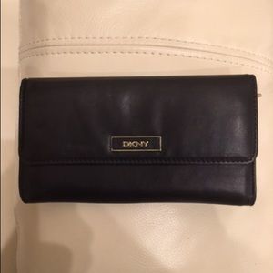 DKNY wallet
