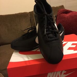 Black and white nikes