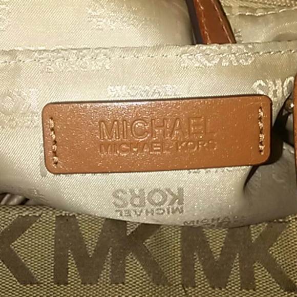 Authentic Michael Kors bag - Picture 2 of 3