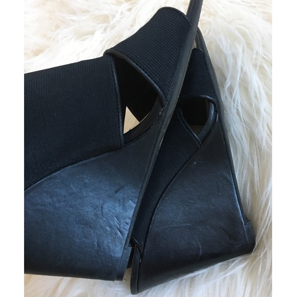 Vince Camuto Xylia Peep Toe Wedge Sandal 8.5 - Picture 3 of 4